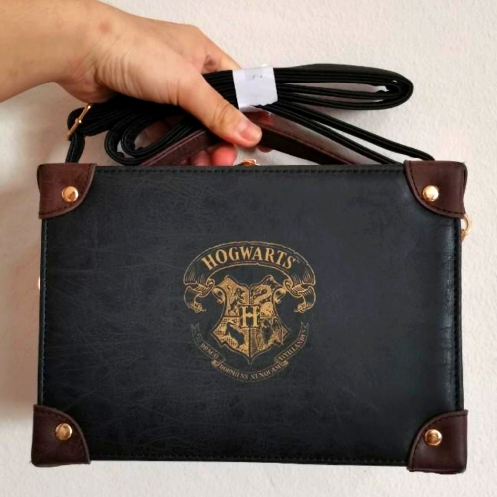 Harry Potter Hogwarts Black Box Trunk Crossbody Purse Bag NWOT